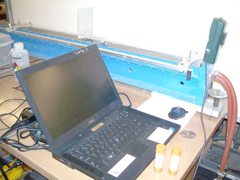 Set up for Double Spring Damped Air Glider demo