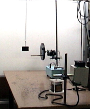 Von Weise Motor with 10" plate and attached pin, Spring, 3 kg mass on holder