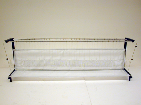 Hanging Slinky Apparatus