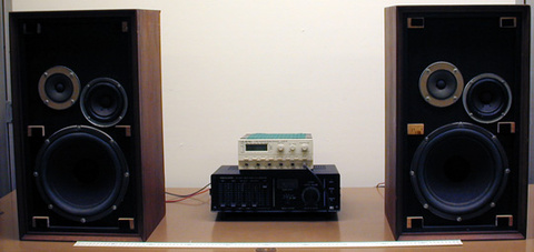 2 large speakers, amplifier, wave generator