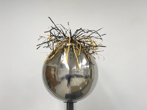 Van de Graff generator and Streamers