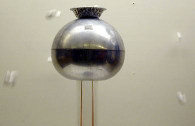 Van de Graaff Generator, Stack of Pie Tins