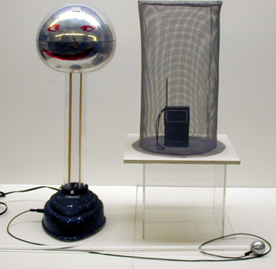Faraday's Cage, and Transistor Radio