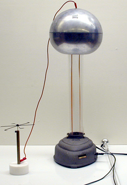 Electrostatic Pinwheel and Van de Graaff Generator