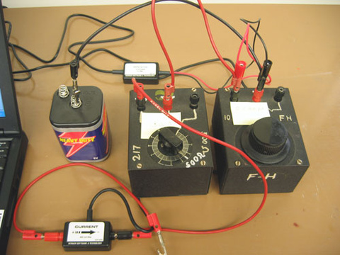 Close up of Set up Internal Resistance Demo