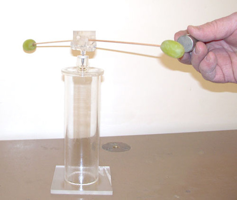 Grapes, rotating stand or arm and thread assembly, large Neodymium magnet