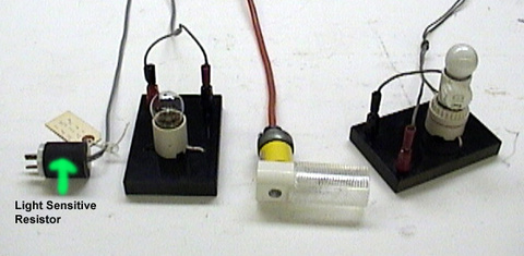 cord with light sensitive resistor, 7.5 watt light bulbs