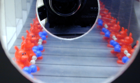 Parallel Mirrors and Infinite Images