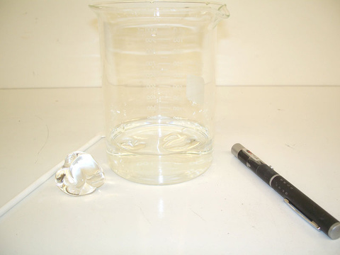  Polyacrylamide Spheres, Water, Laser