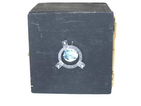 Hole in a Box - Bichsel Boxes