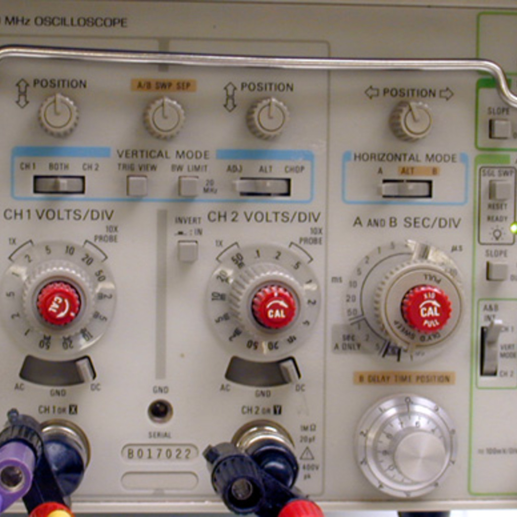 settings on a oscilloscope panel